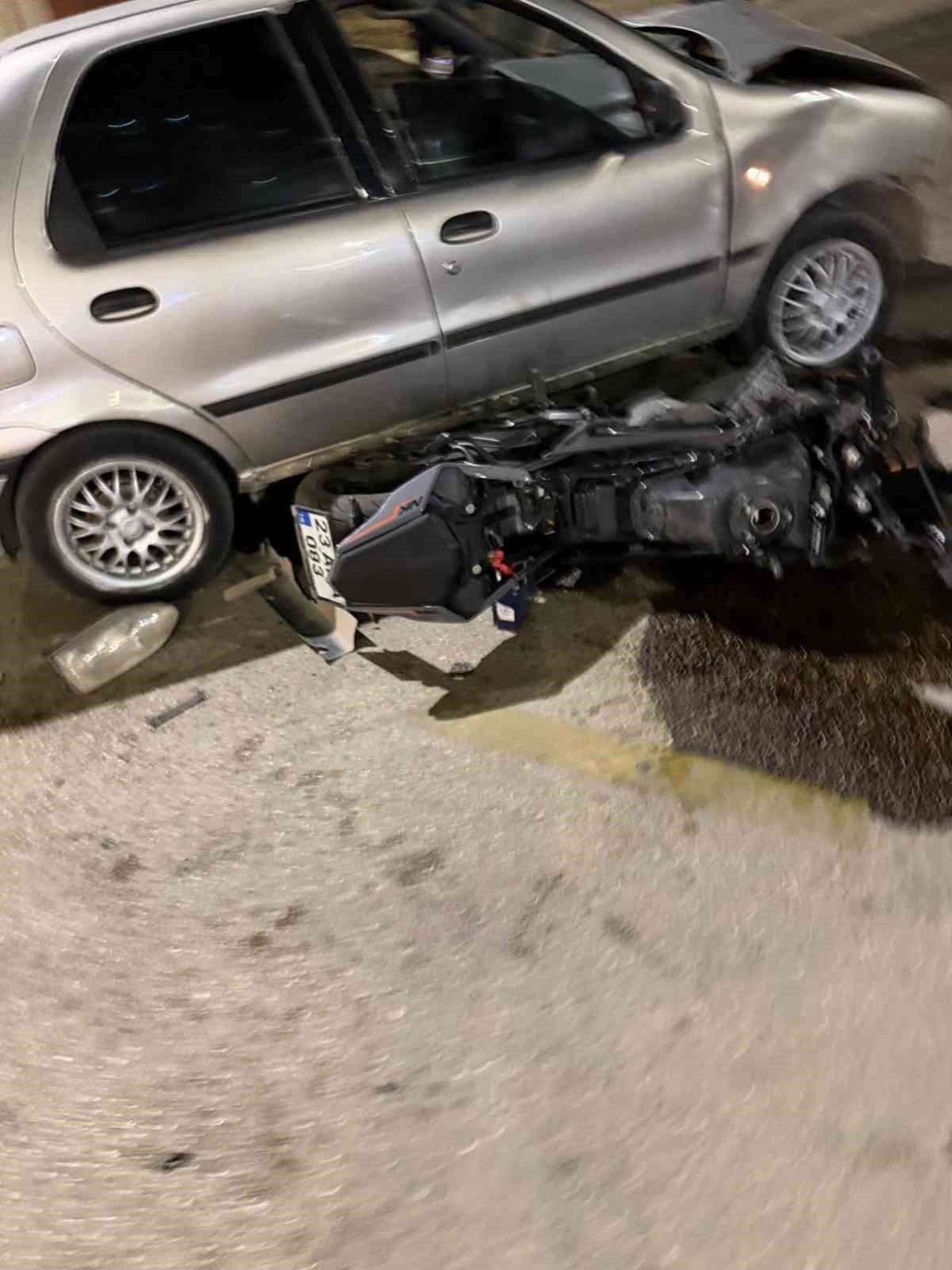Elazığ’da Motosiklet ve Otomobil Çarpıştı: 1 Yaralı
