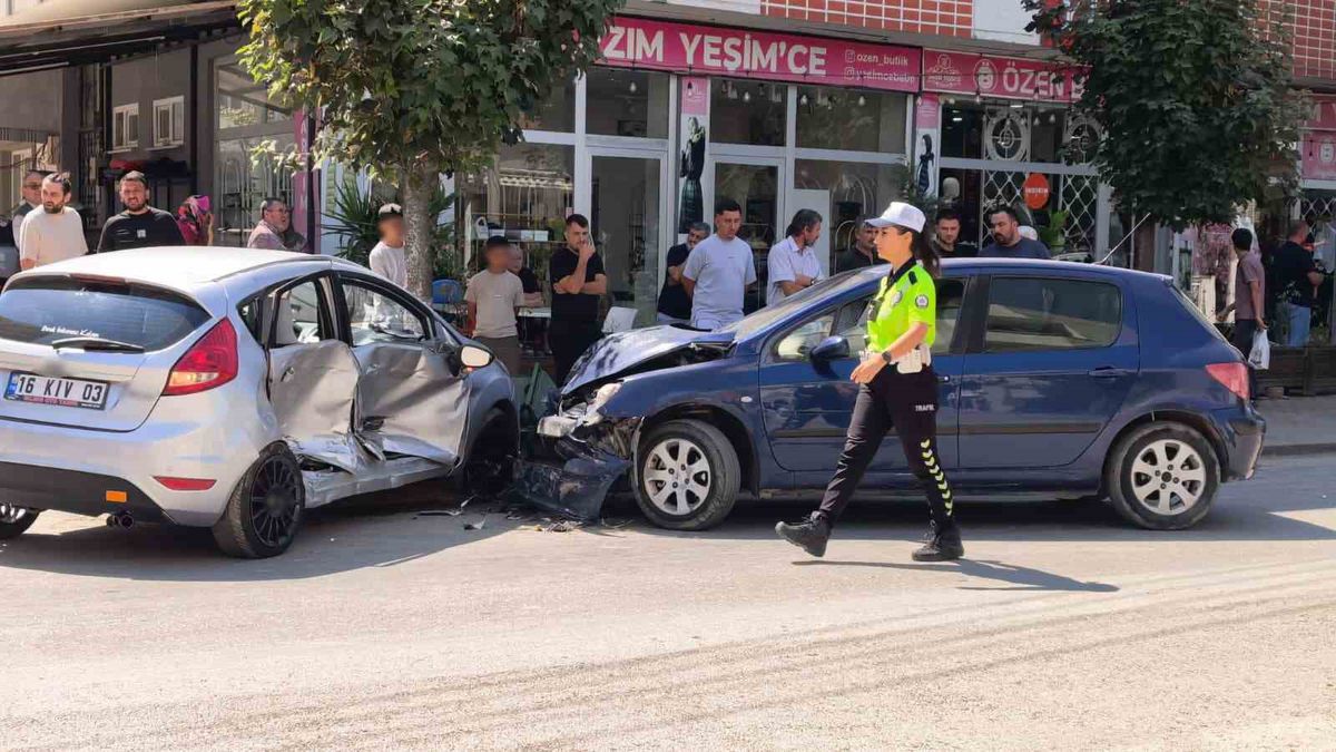 İnegöl'de Korkutan Kaza: 3 Yaralı