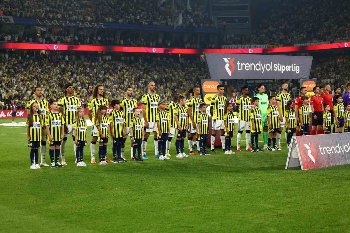 Fenerbahçe derbide kazanan 11'le sahada