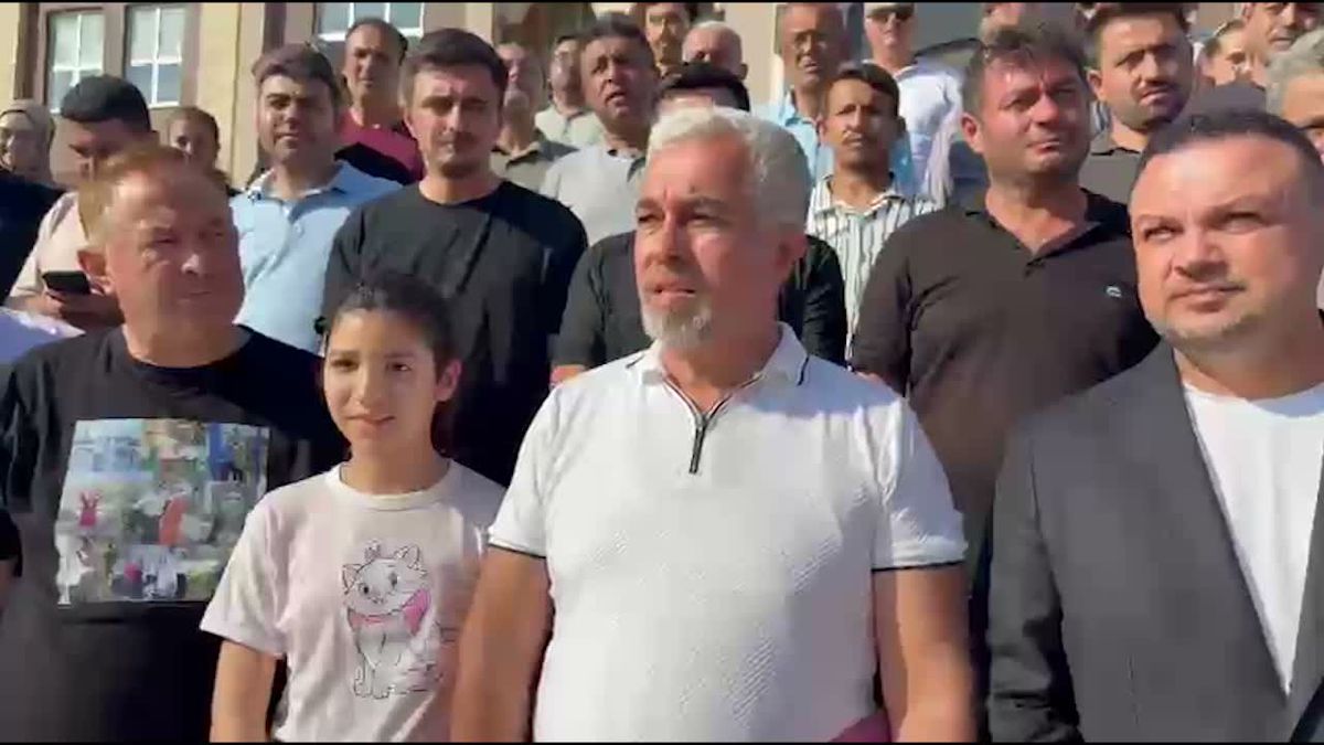 Okul saldırısı davasında yakalama kararı