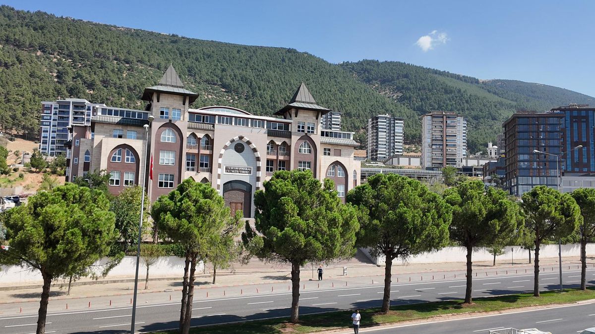 Mersinli cinayet davasında anne tahliye edildi, baba tutuklu kaldı