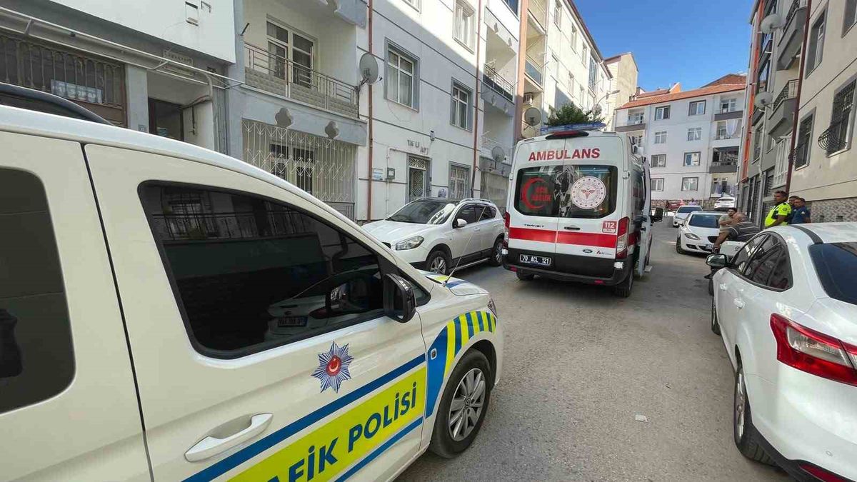 Karaman'da Aniden Yola Çıkan 3 Yaşındaki Çocuğa Otomobil Çarptı