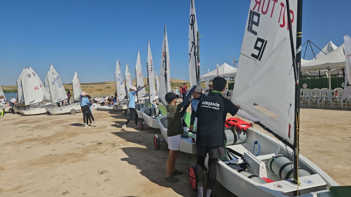 Hirfanlı'da Yelken Heyecanı Başladı