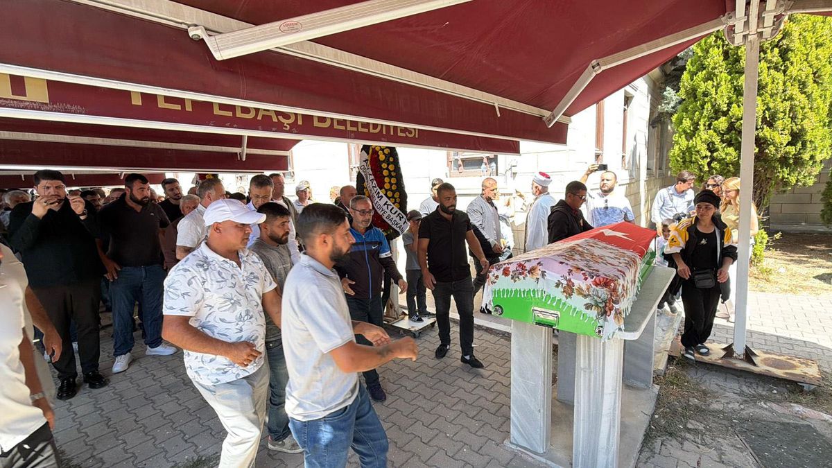 Girne'deki Gemi Kazasında Ölen 5 Çocuk Annesi Eskişehir'de Toprağa Verildi