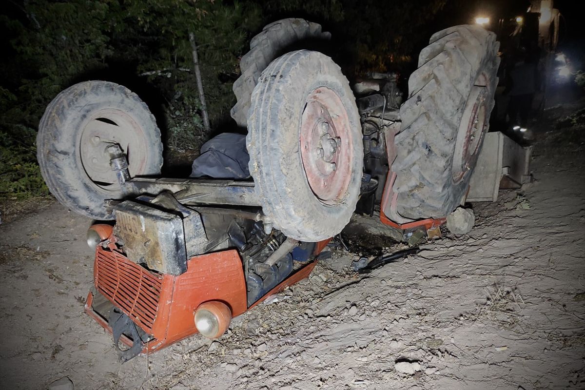 Traktör Devrildi: 63 Yaşındaki Sürücü Yaralandı