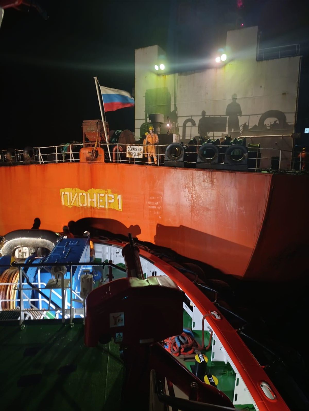 Marmara Adası'nda Makine Arızası: Ham Petrol Yüklü Tanker Tekirdağ'a Çekildi