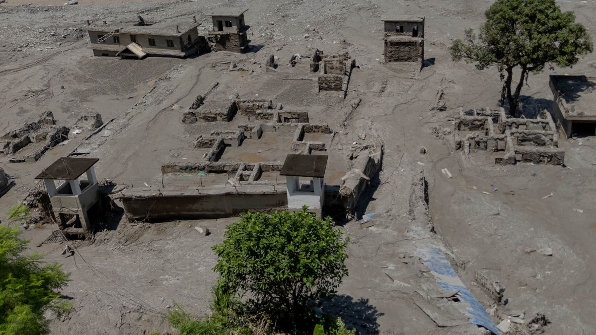 Nepal'de Sel Felaketi: Can Kaybı 1344'e Yükseldi, 5 Bin Kişi Kayıp
