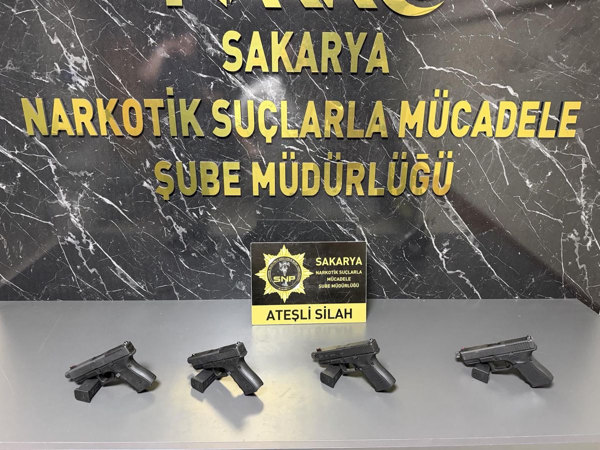 Akyazı'da Silah Operasyonu: 4 Tabanca Ele Geçirildi