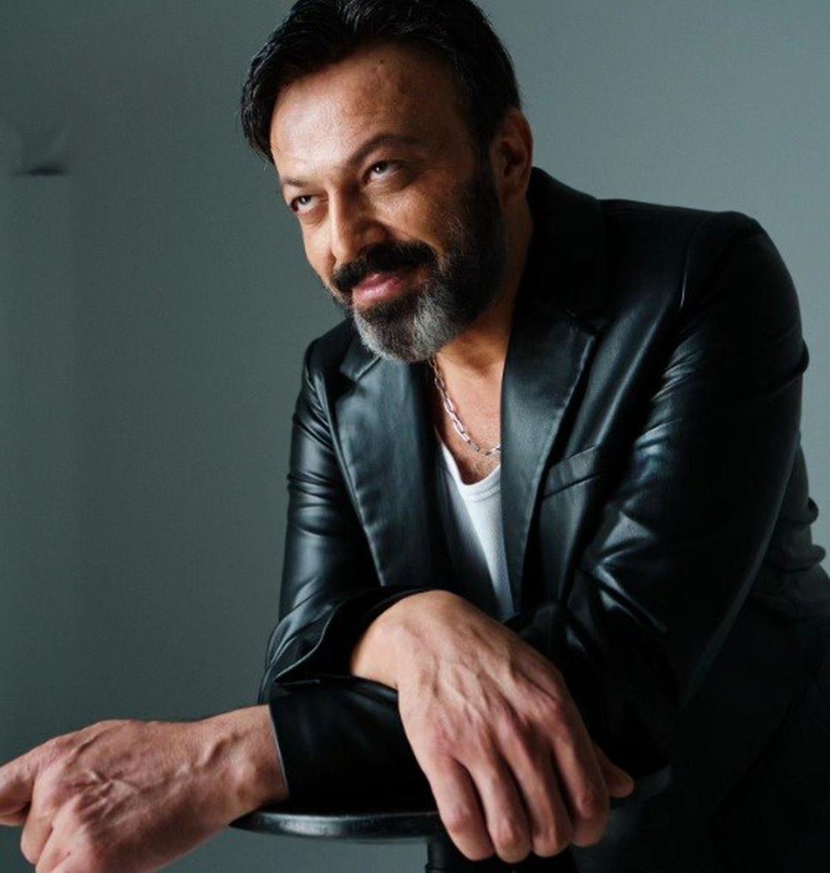 Oyuncu Serhat Kılıç evinde ölü bulundu