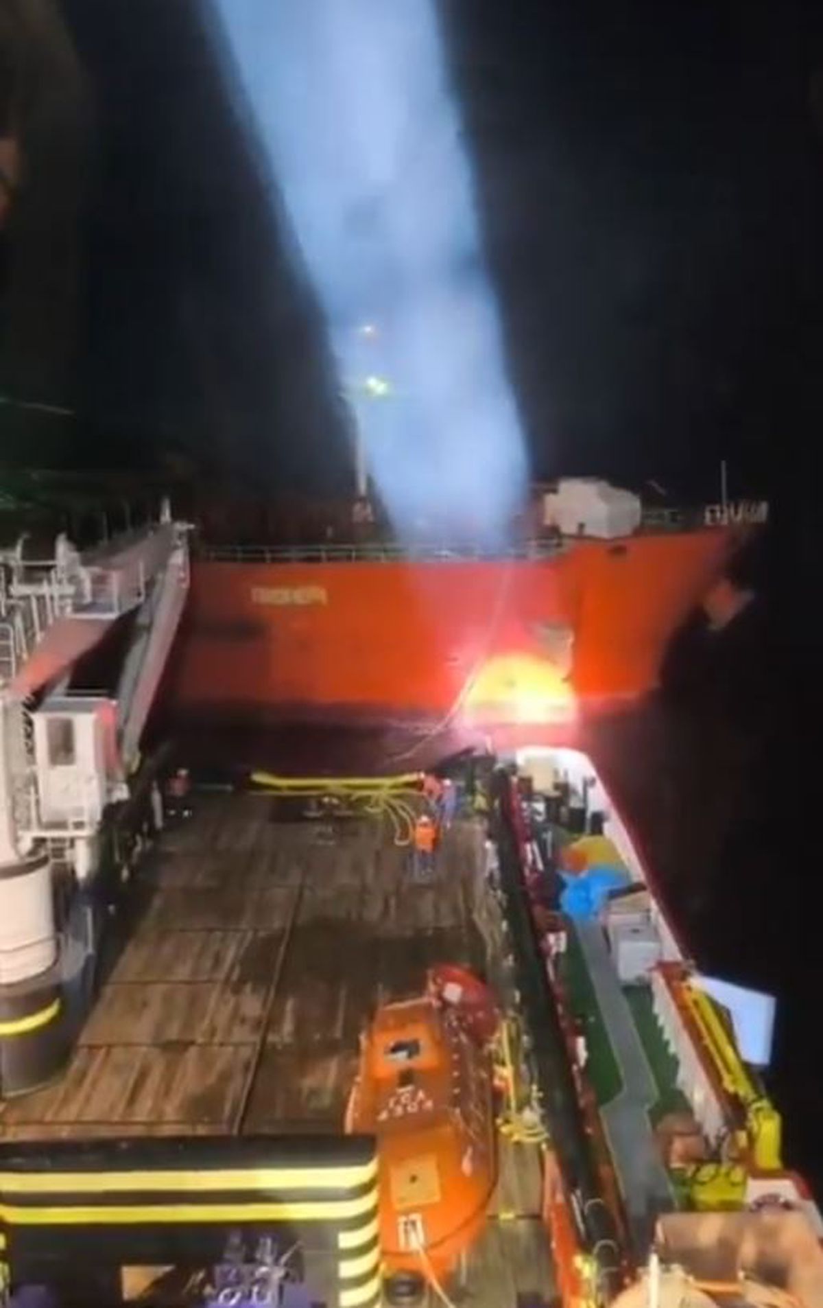 Marmara'da Makine Arızası Yapan Petrol Yüklü Tanker Emniyete Alındı
