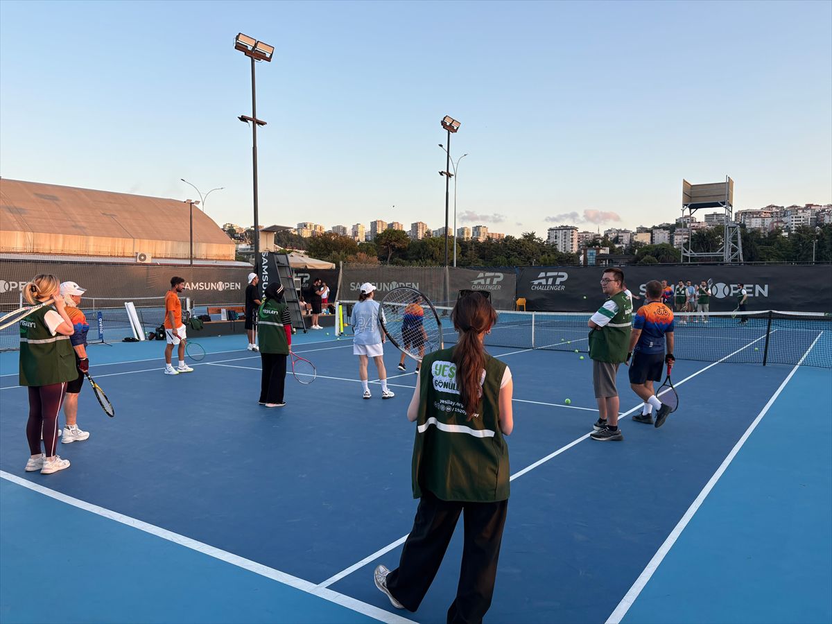 Samsun Yeşilay Spor Kulübü'nden Gençlere Tenis Etkinliği