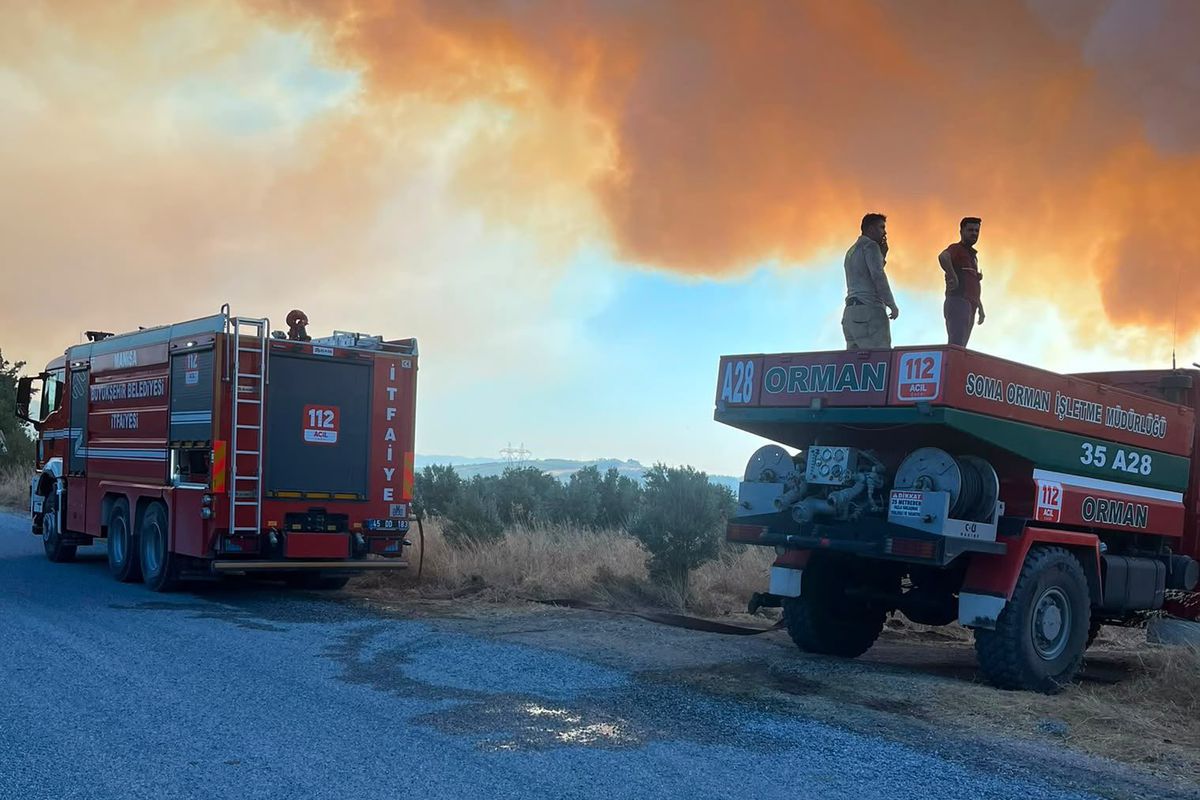 Soma'da Orman Yangını Kontrol Altına Alındı, Otoyol Yeniden Ulaşıma Açıldı