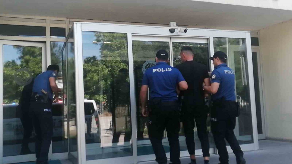 Niksar'da Uyuşturucu Hükümlüsü Trafik Denetiminde Yakalandı