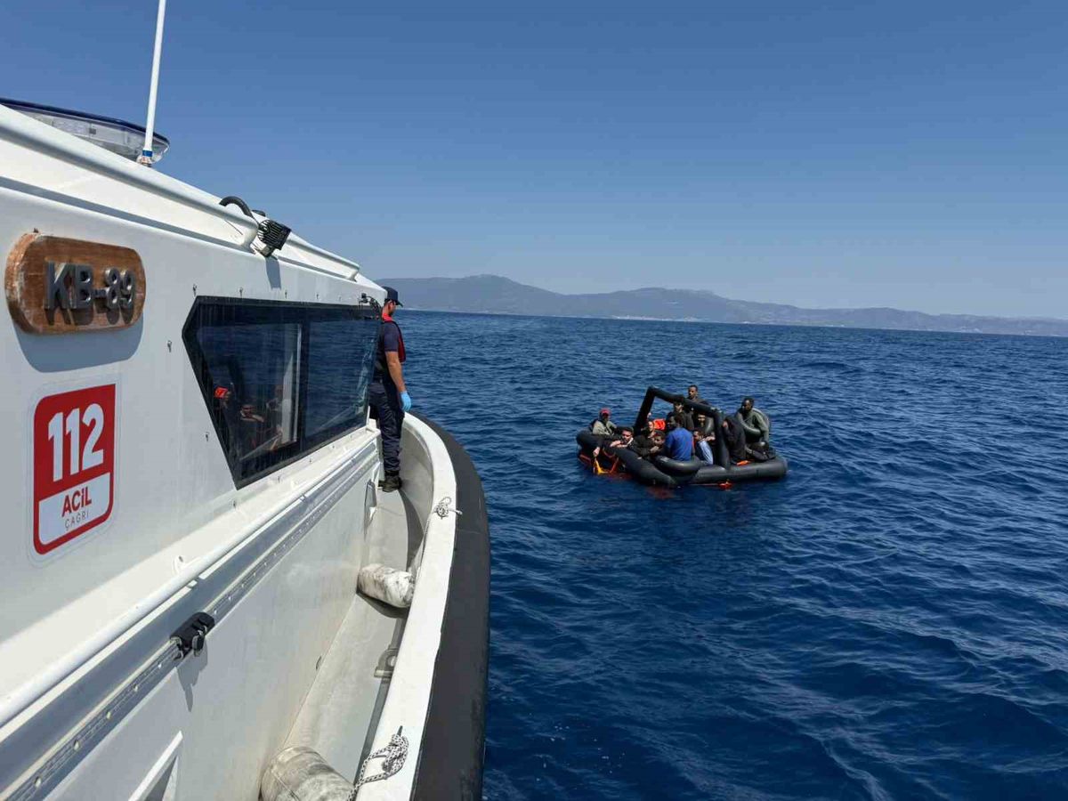 Çeşme ve Menderes'te 57 Düzensiz Göçmen Kurtarıldı