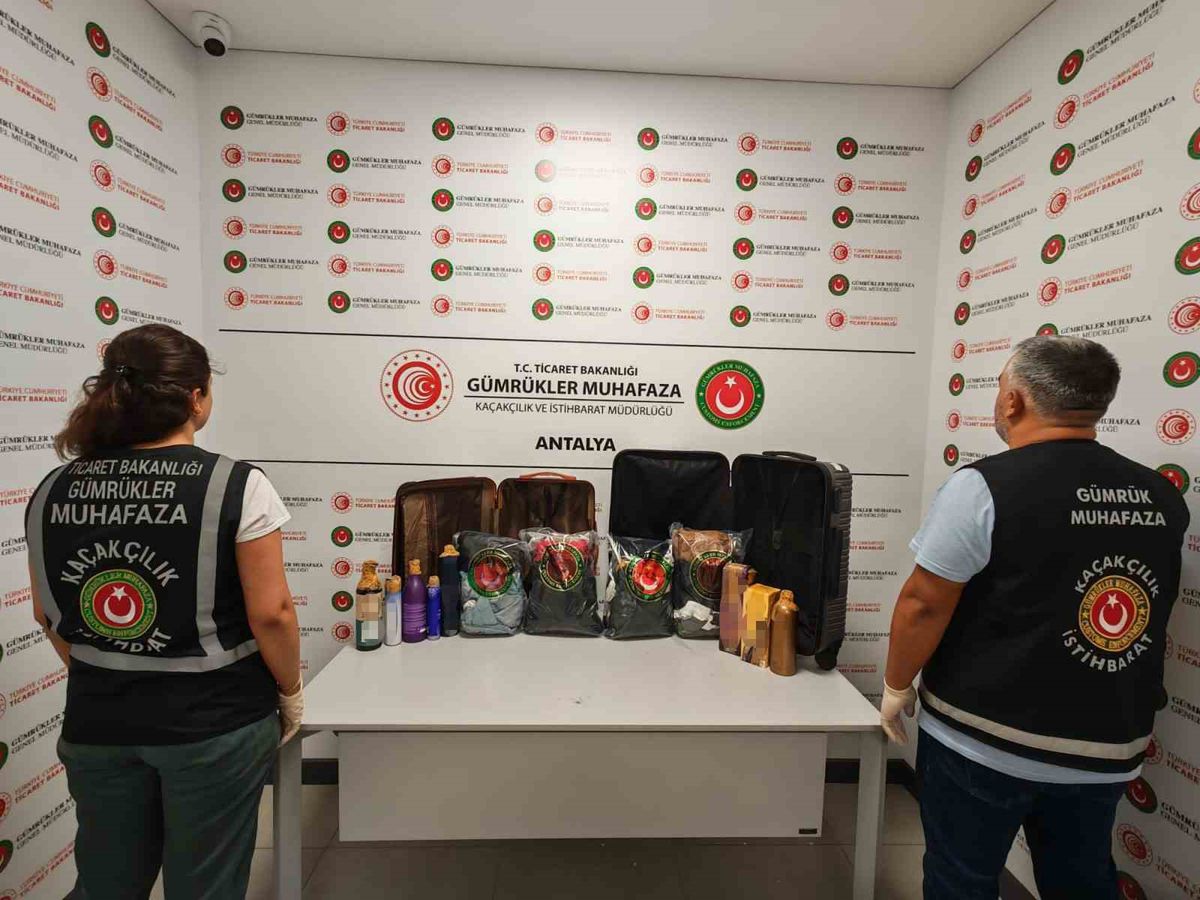 Antalya'da Rekor Uyuşturucu Operasyonu: 18 Kilo Likit Metamfetamin