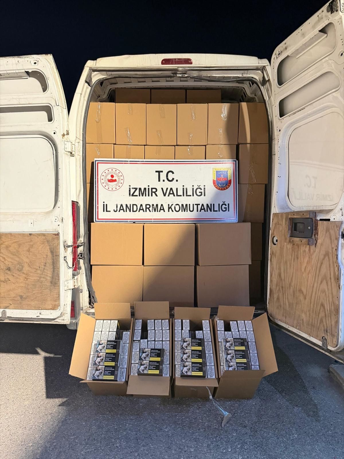 Bornova'da 2.6 Milyon Kaçak Makaron Ele Geçirildi