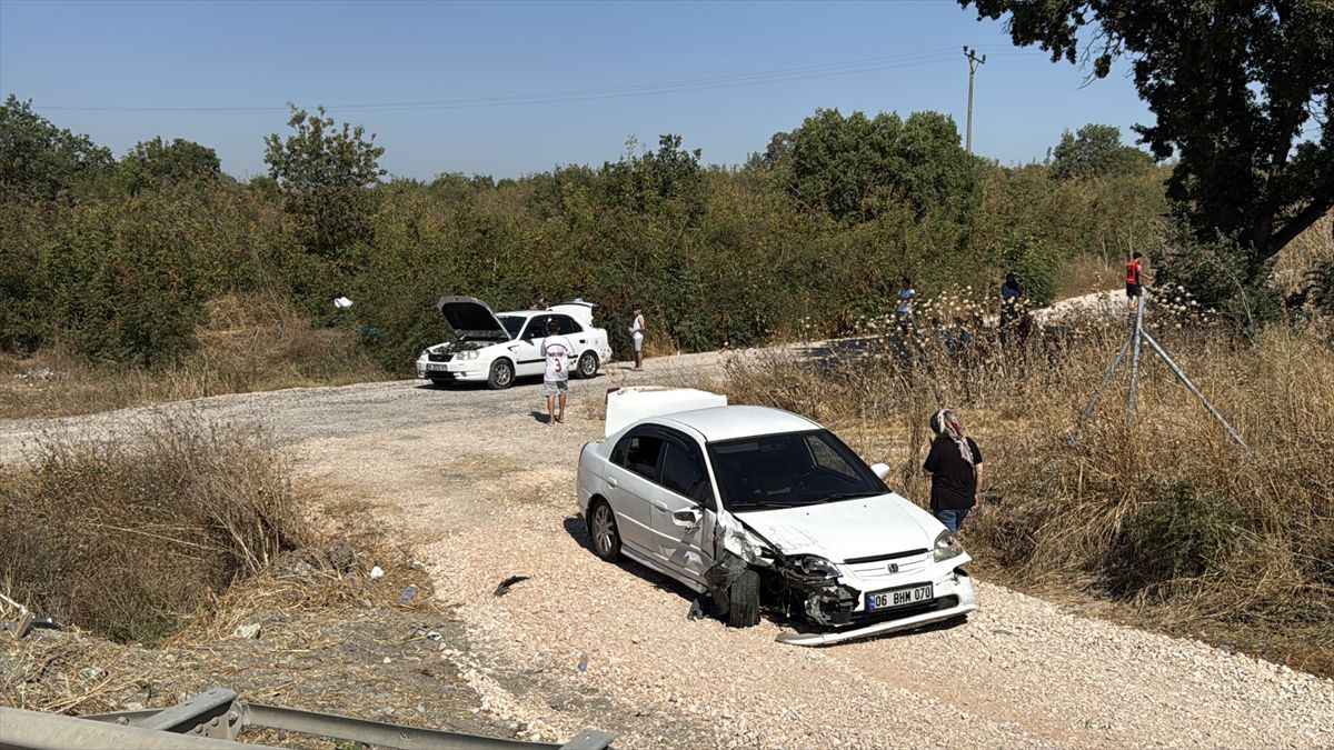 Nilüfer'de Mazot Sızıntısı 9 Aracı Çarpıştırdı, 4 Yaralı