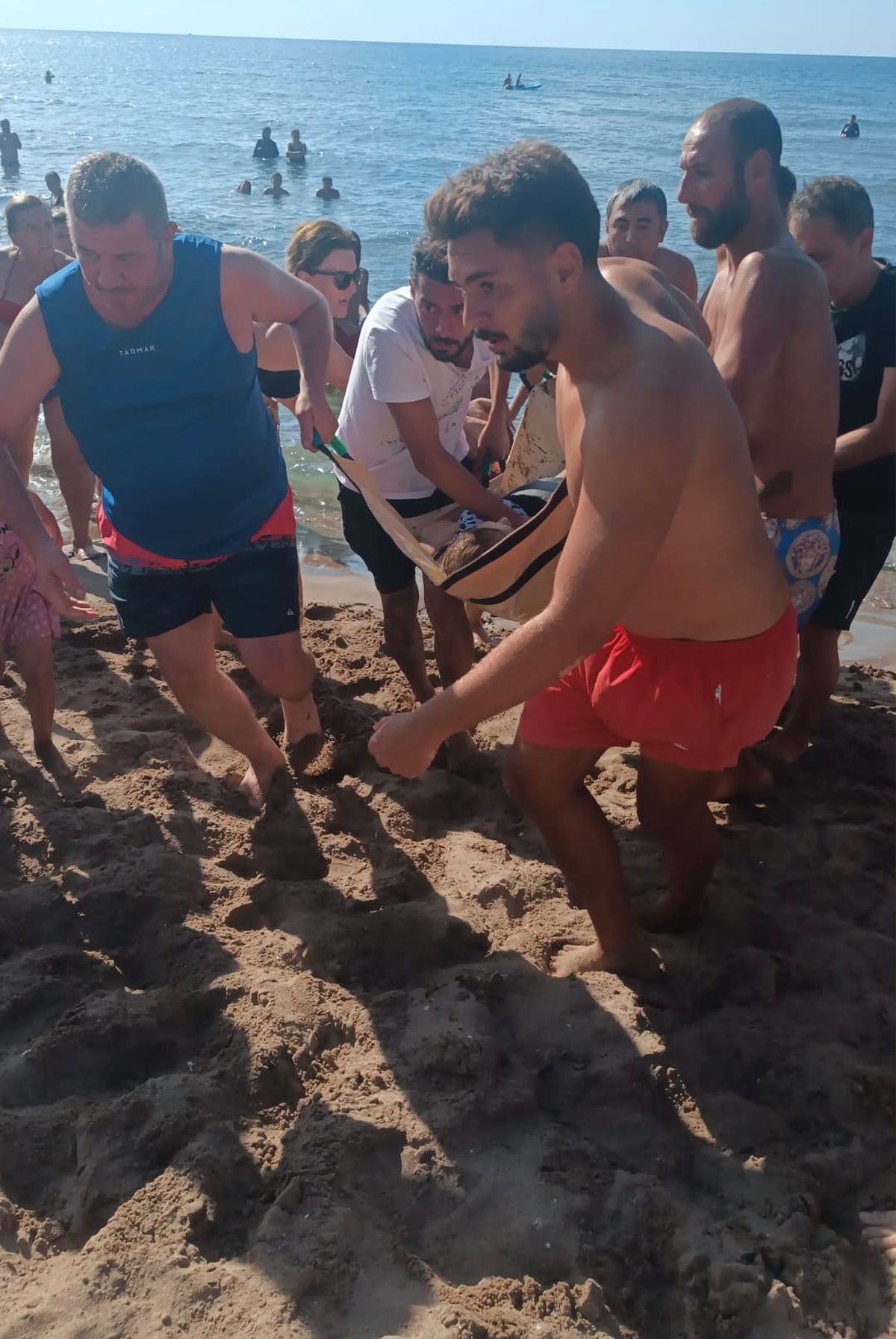 İnkumu'nda Denizde Kalp Krizi: Semra Durmaz Hayatını Kaybetti