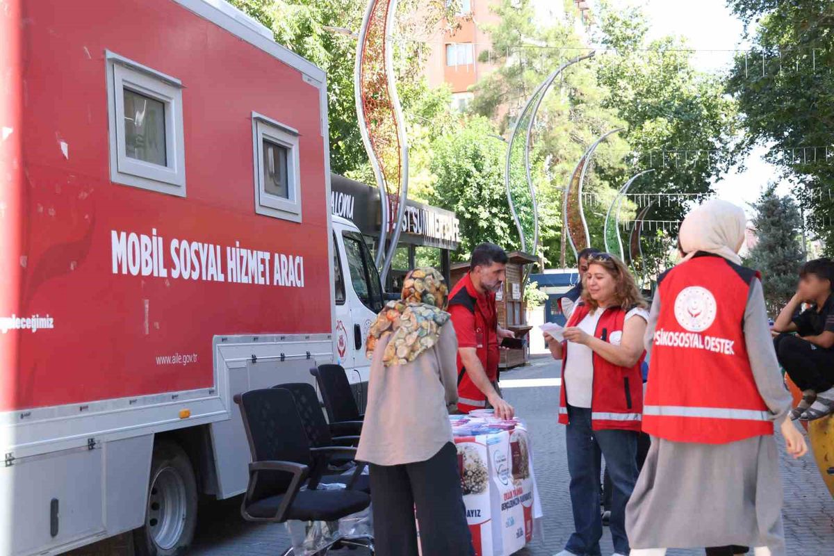 Diyarbakır'da mobil sosyal hizmetle 10 bin kişiye rehberlik