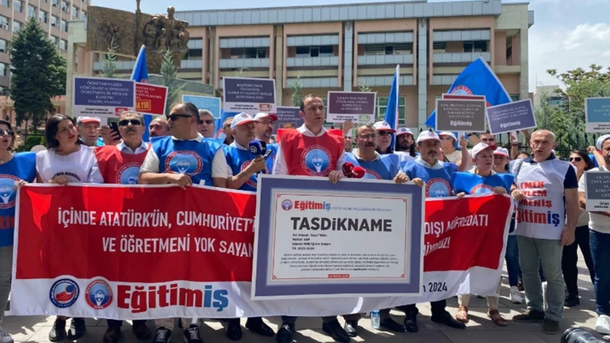 Eğitim-İş'ten Öğretmenler Kurulu'na şerh: 'Önlük başta olmak üzere hak ihlallerine karşıyız'