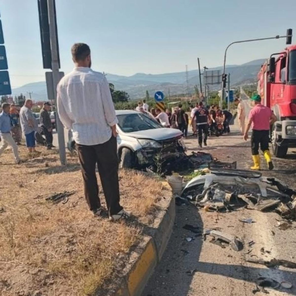 Geyve'de kafa kafaya çarpışma: 6 yaralı