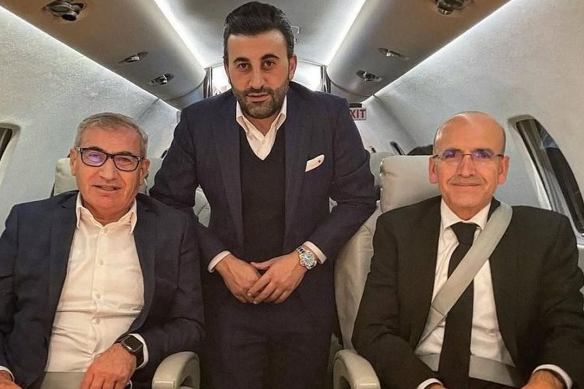 İş insanı tutuklandı! Bakanlıktan gündem yaratan fotoğrafa açıklama geldi