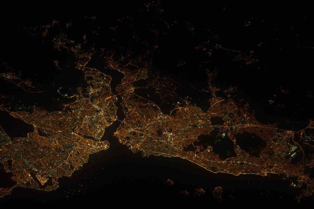 İstanbul'un Uzaydan Büyüleyici Kareleri Paylaşıldı
