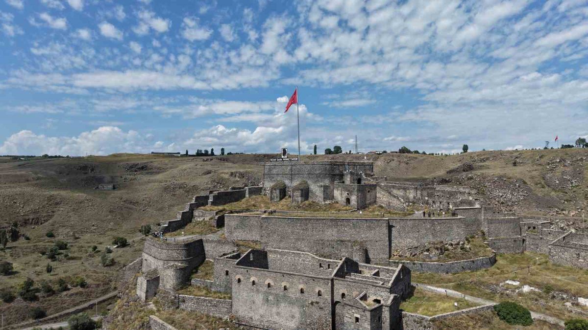 Kars Kalesi: 900 Yıllık Tarihiyle Zirvede
