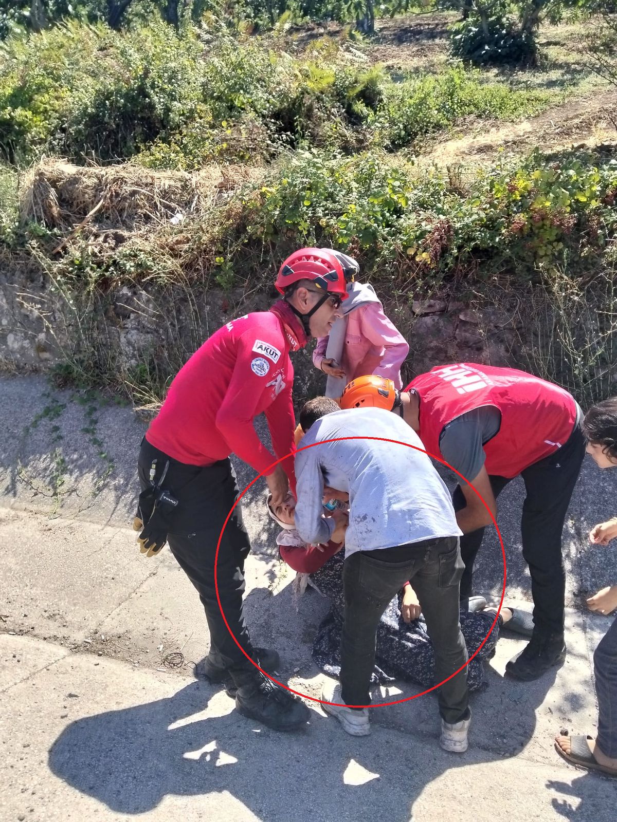 Bursa'da Kaybolan 2,5 Yaşındaki Çocuk Çalılıkta Bulundu