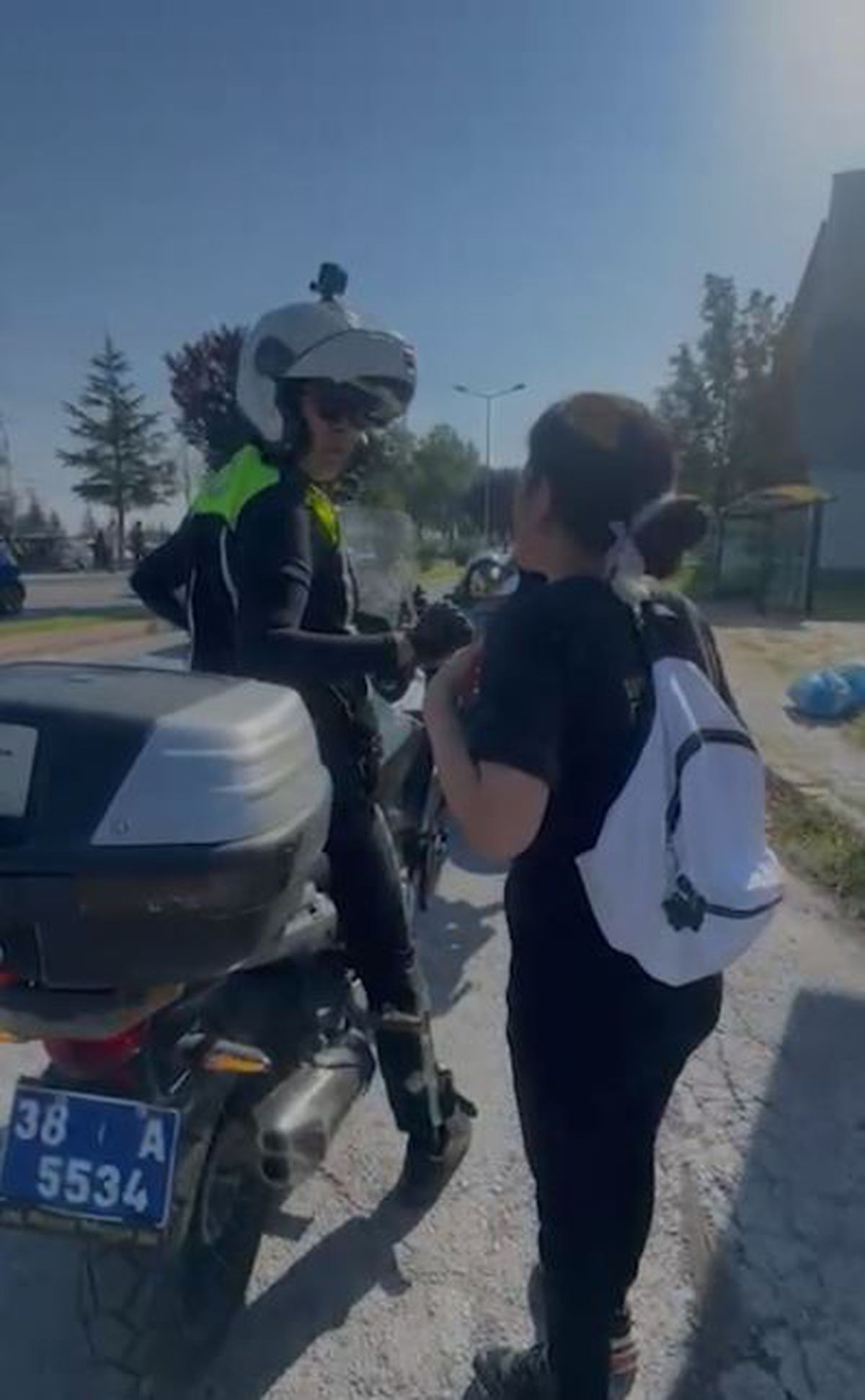 Kayseri'de Polis Ekipleri KPSS'ye Geç Kalan Adayları Sınava Yetiştirdi