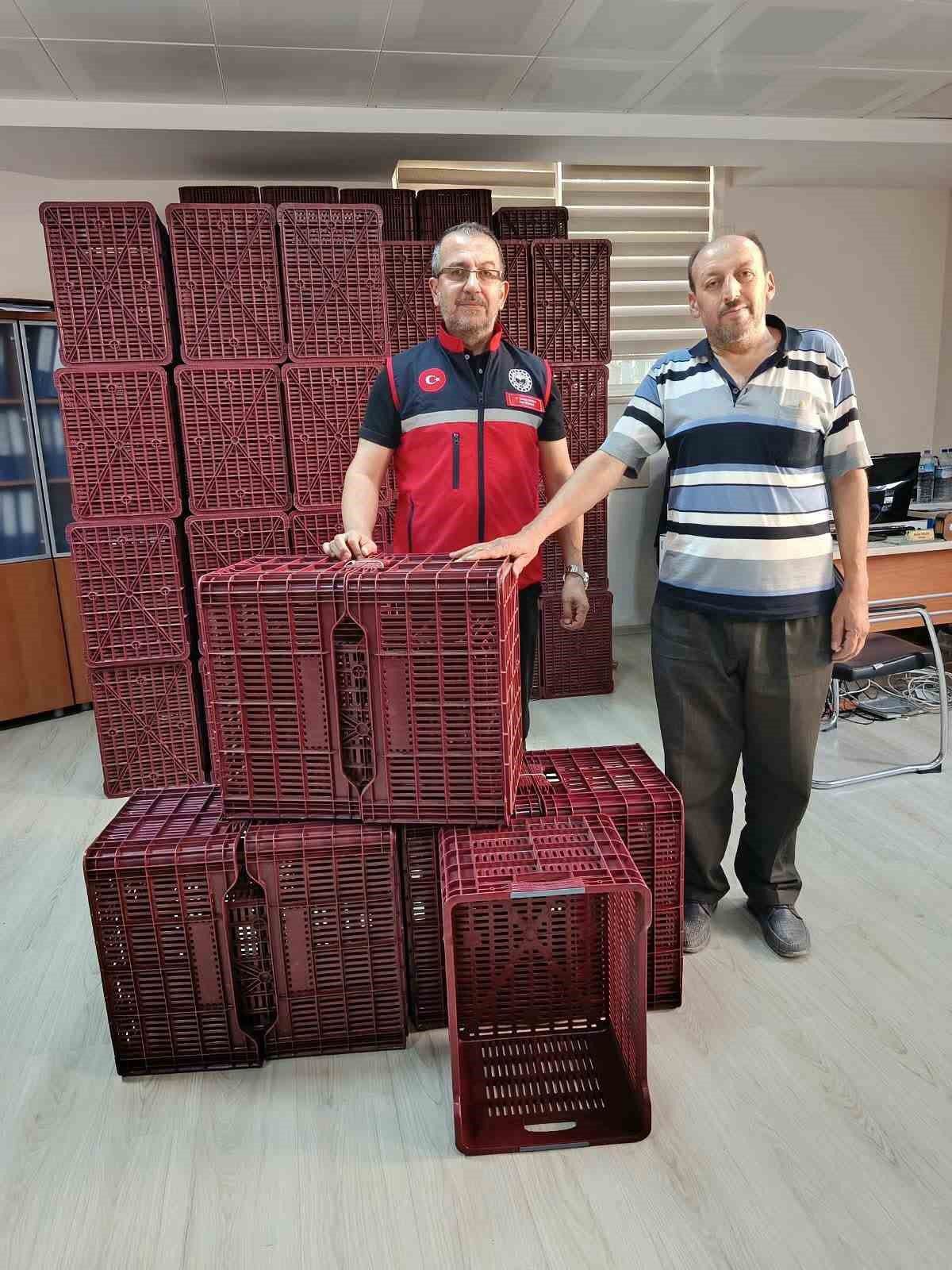 Köşk'te İncir Üreticilerine Plastik Kasa Desteği