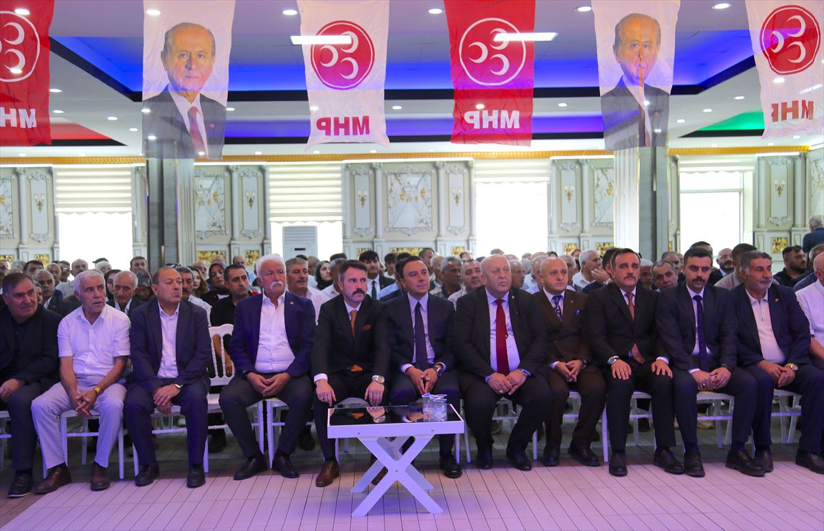 MHP Bitlis'te Uçak güven tazeledi
