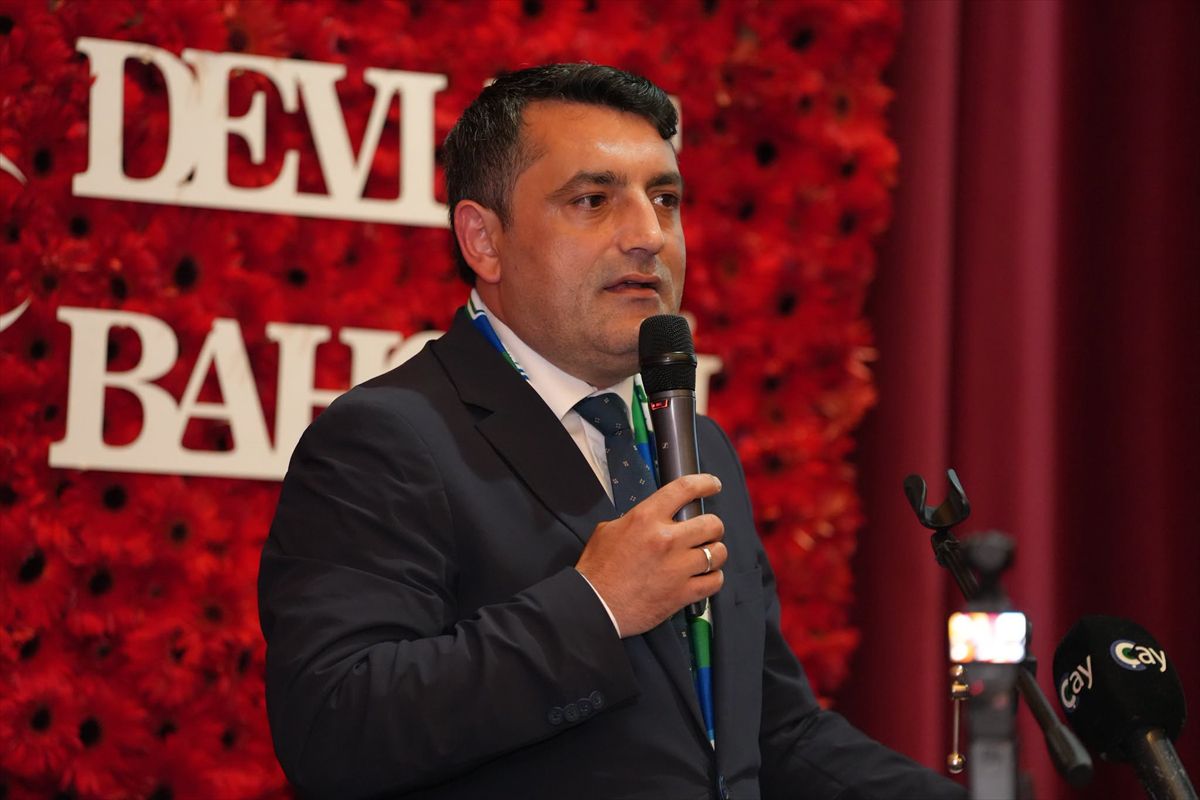 MHP Rize'de İhsan Alkan yeniden başkan