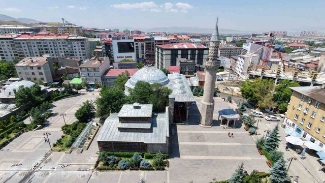 once minare yapildi cami sonradan eklendi 5 20211447 o