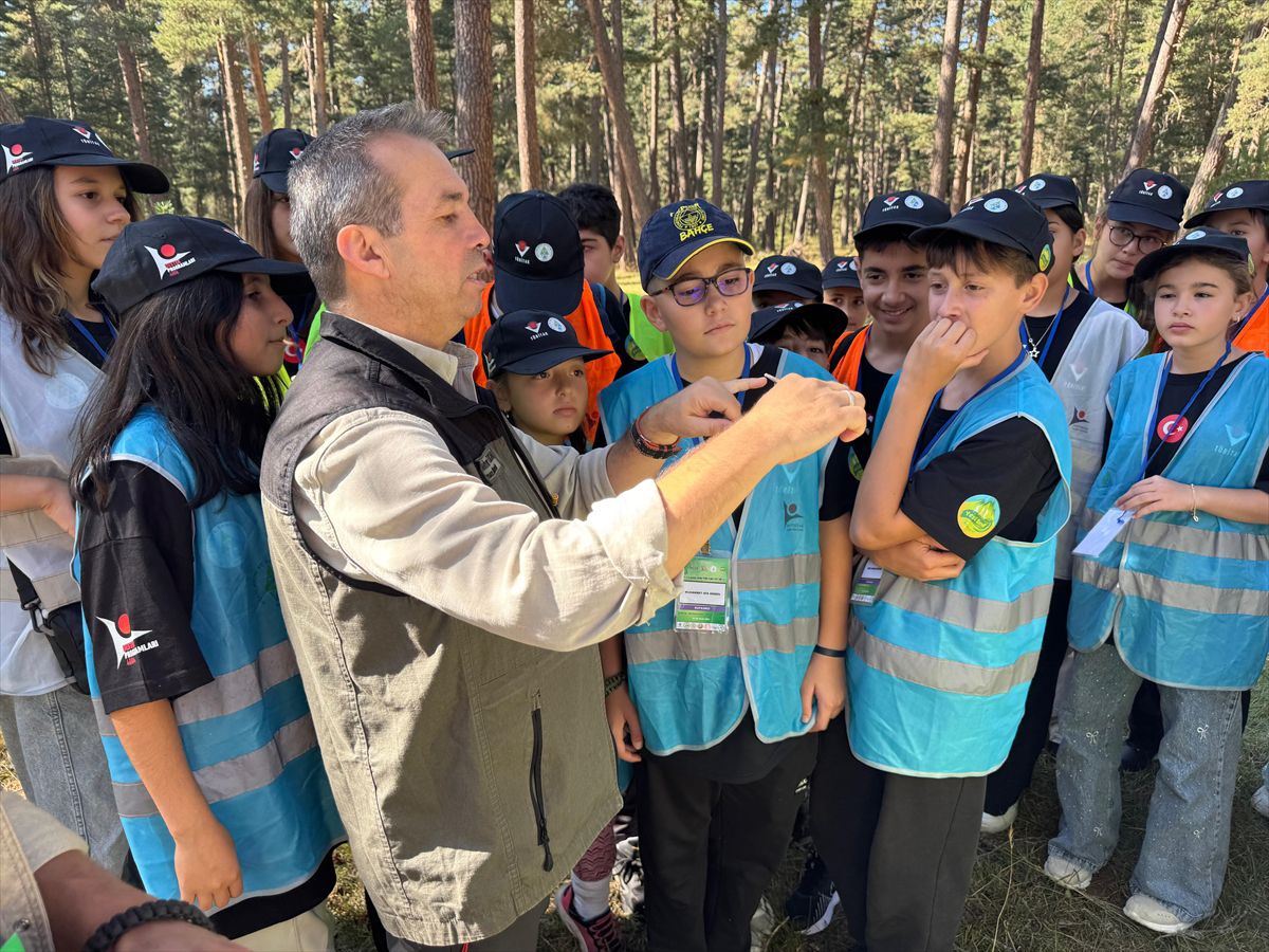 Bolu'da Öğrenciler Doğada Ders İşledi