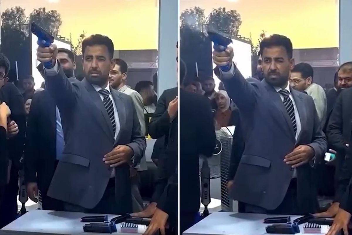 Sağlık Bakanı silahı eline aldı! Yaptığı herkesi şaşkına çevirdi