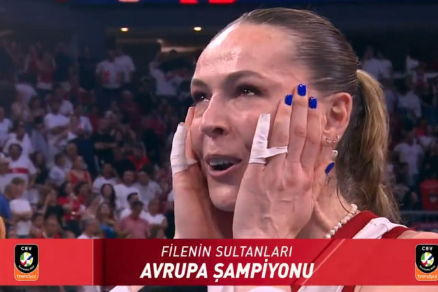 sampiyonluk sonrasi gozyaslari 3869a8aa68 3645 1 m