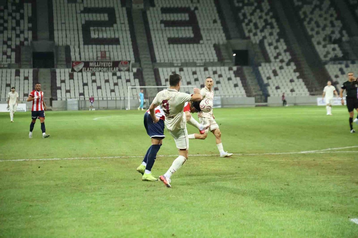 Elazığspor sezonu 3-1'lik galibiyetle açtı