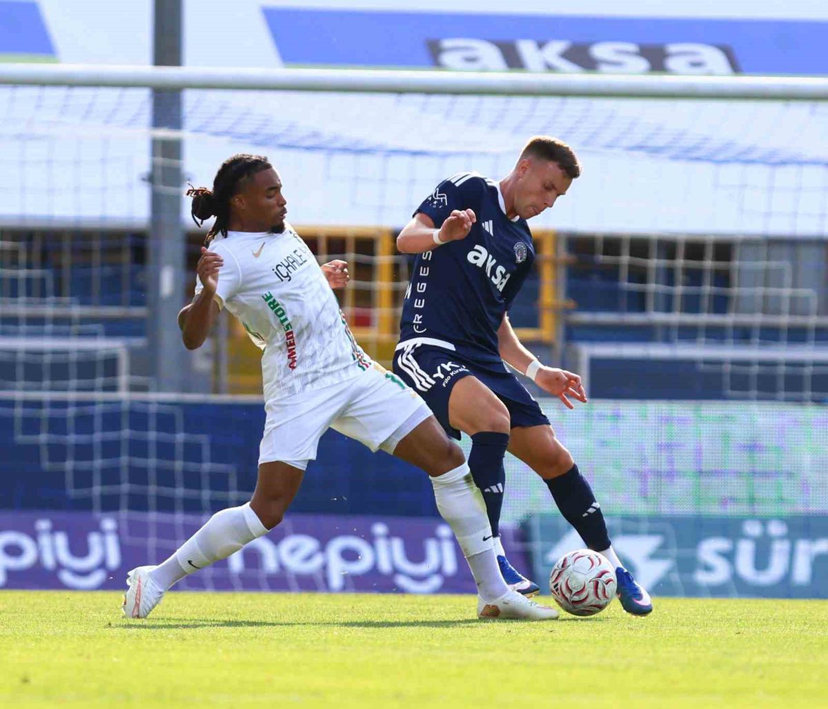 Kasımpaşa, Amed'i İlk Yarıda Geçti: 1-0