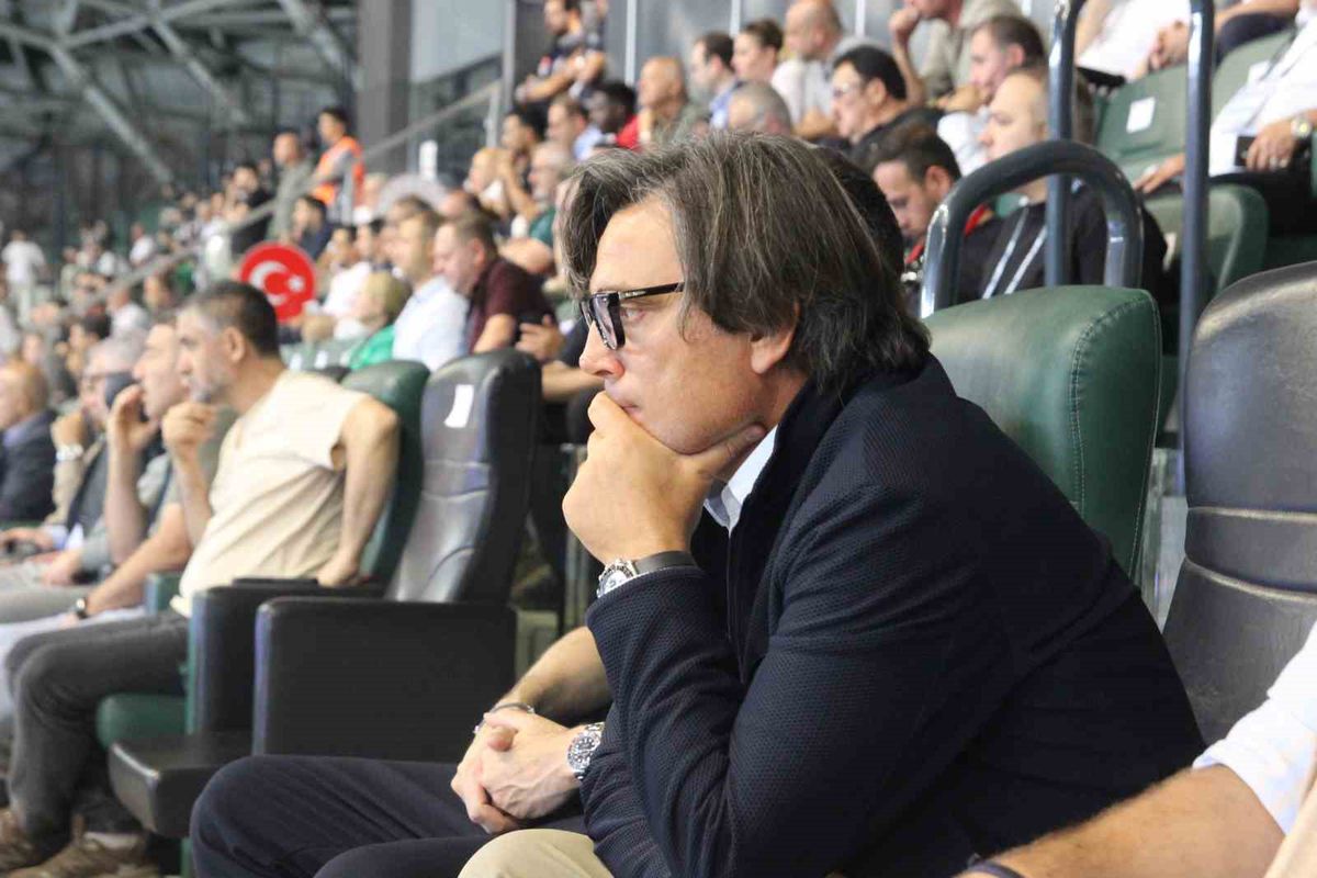 Montella, Kocaelispor-Samsunspor maçını tribünden izledi