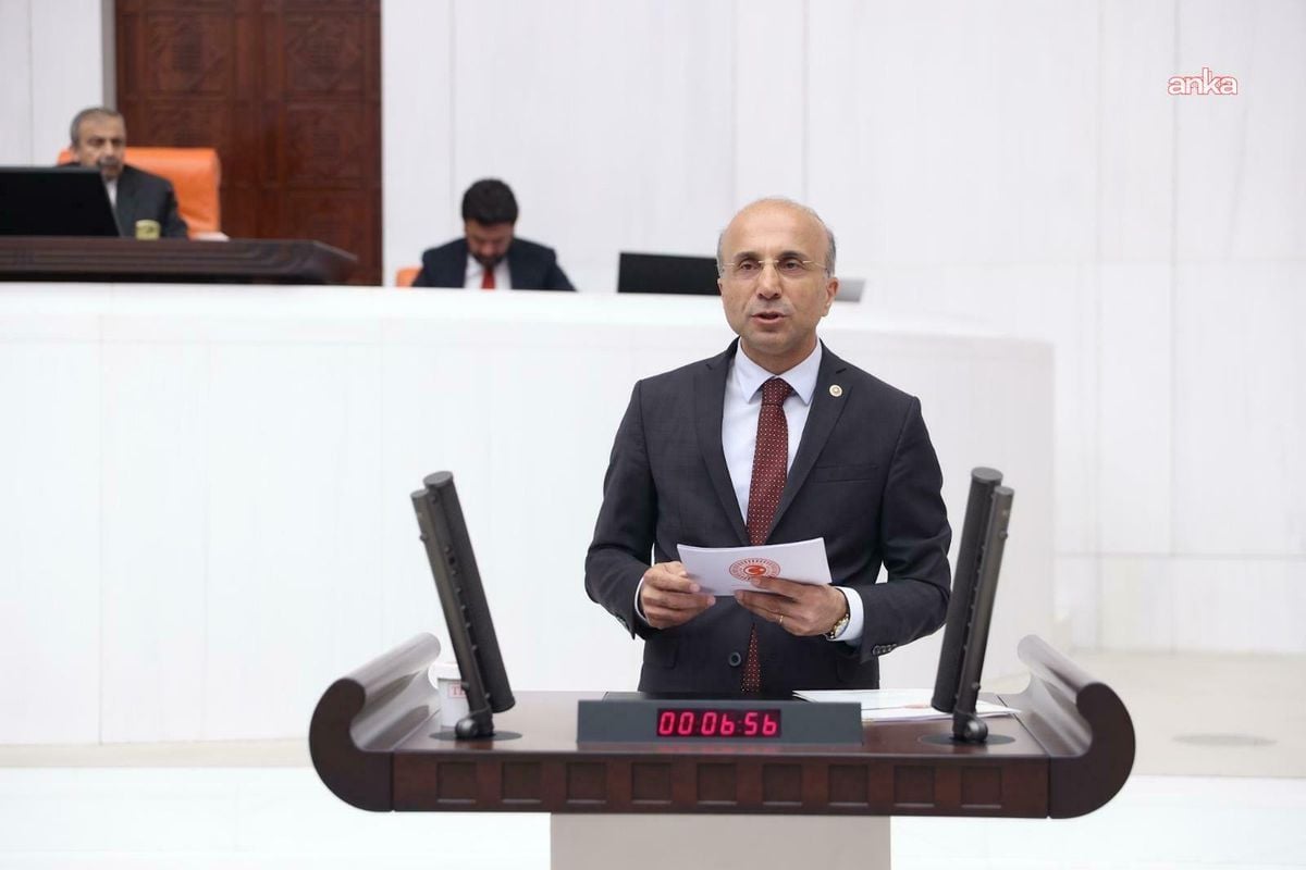 Genç: OVP artık ekonominin önünü göstermiyor, gerçekleşmelerin arkasından hedef değiştiriyor