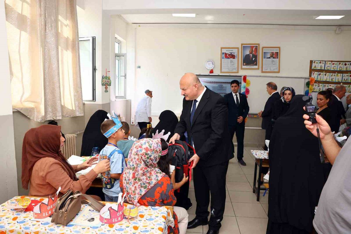 Adıyaman’da 5 bin öğrenciye kırtasiye desteği