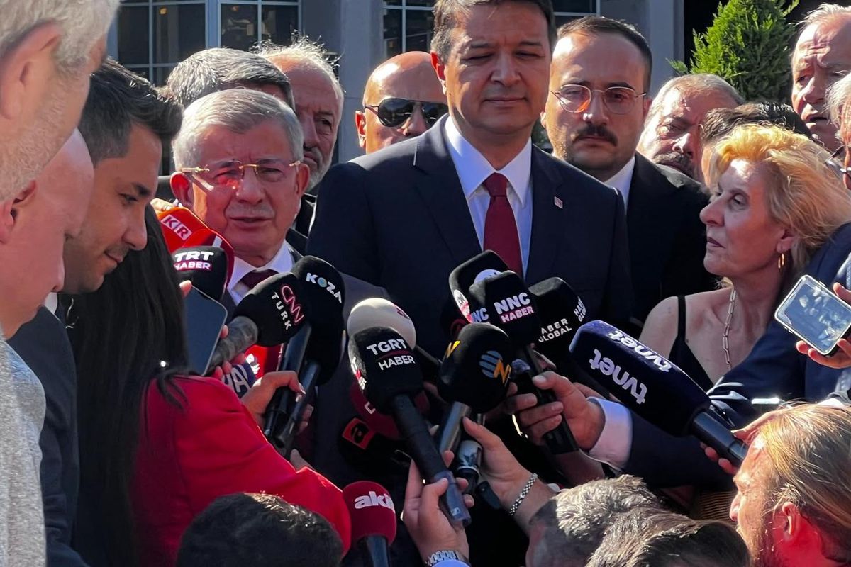Ahmet Davutoğlu ifade verdi! İşte ilk sözleri