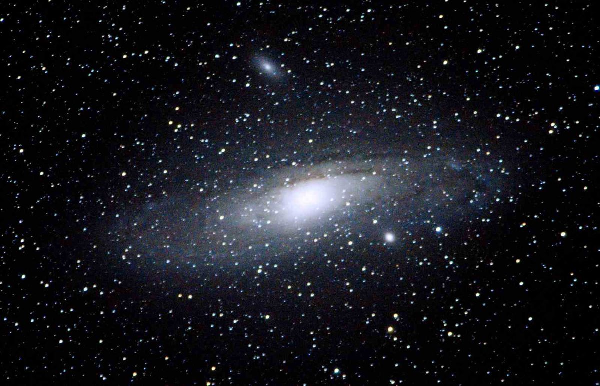 Bahçesaray'da Gökyüzü Şöleni: Samanyolu ve Andromeda Aynı Karede