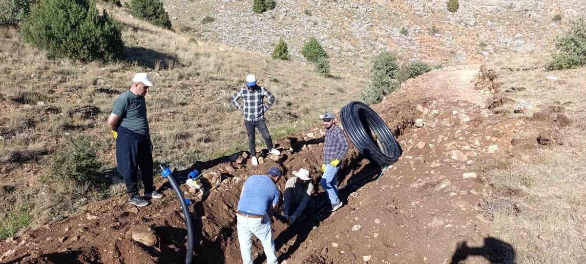 Çatıksu Köyünde İmece Usulü İçme Suyu Seferberliği