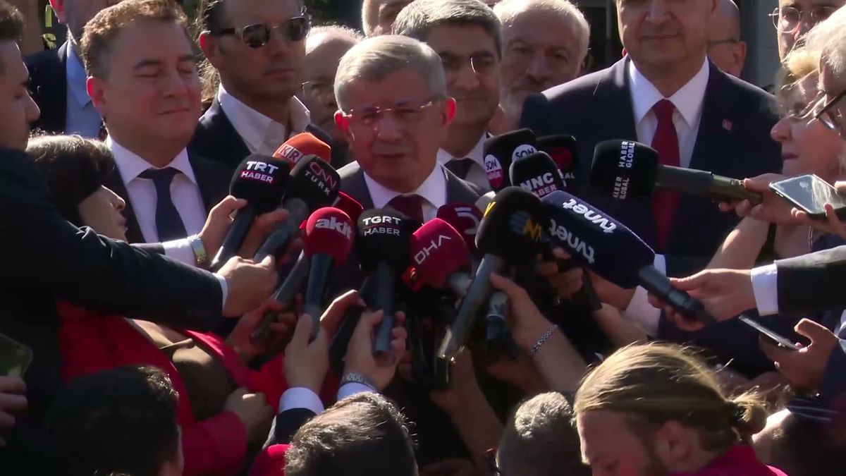 Davutoğlu 'Cumhurbaşkanına hakaret' suçundan ifade verdi: Bu uygulamanın devletin üst katında yaşanmış olmasını hüzünle karşılıyorum