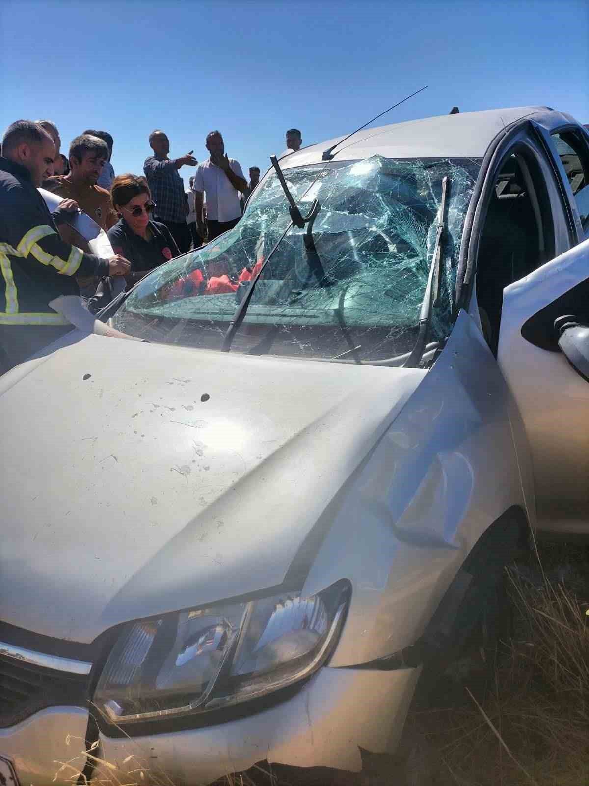 Diyarbakır’da otomobil takla attı: 3 yaralı