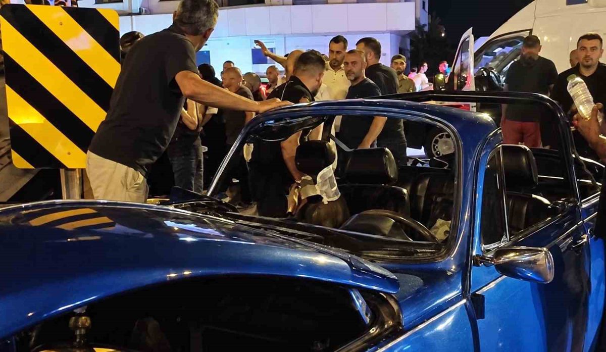 Bahçeşehir Bağlantı Yolunda Trafik Kazası: 3 Yaralı