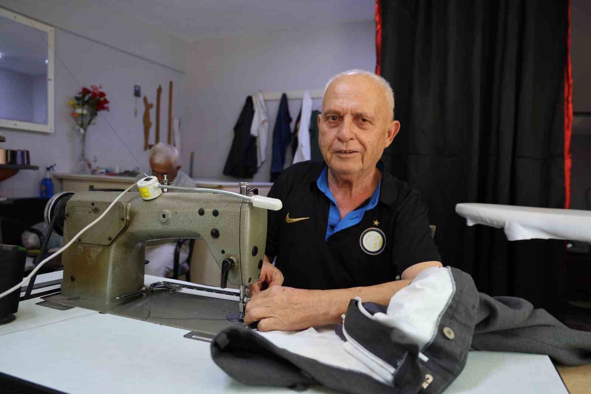 71 Yaşında Emekliliğe İsyan: 'Evde Oturmak İşkence' Deyip Dükkan Açtı