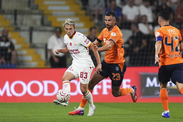 eski fenerbahceli djiku galata 92506859 7884 1 m